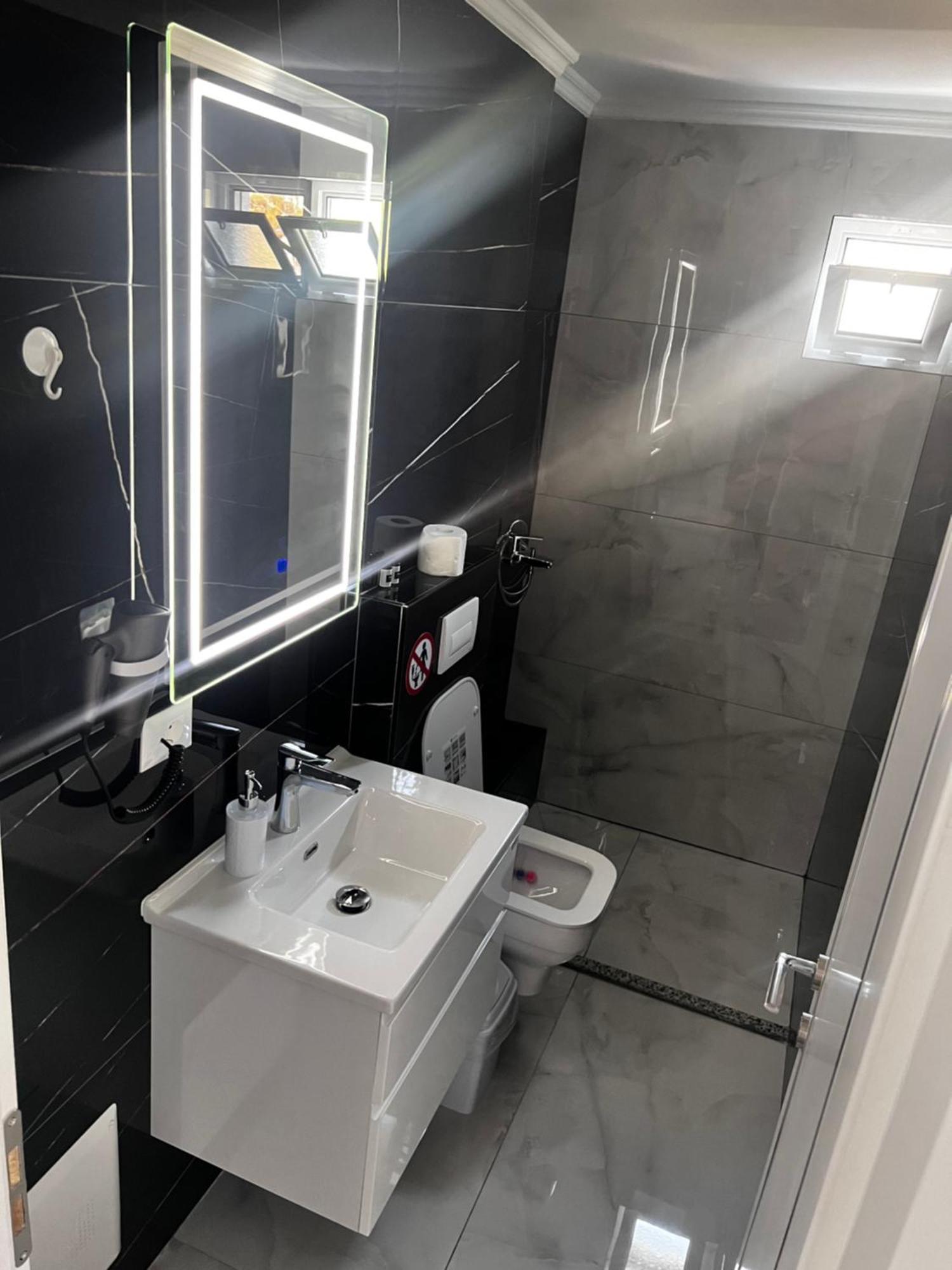 Noya Sr Hotel apartamentowy Saranda